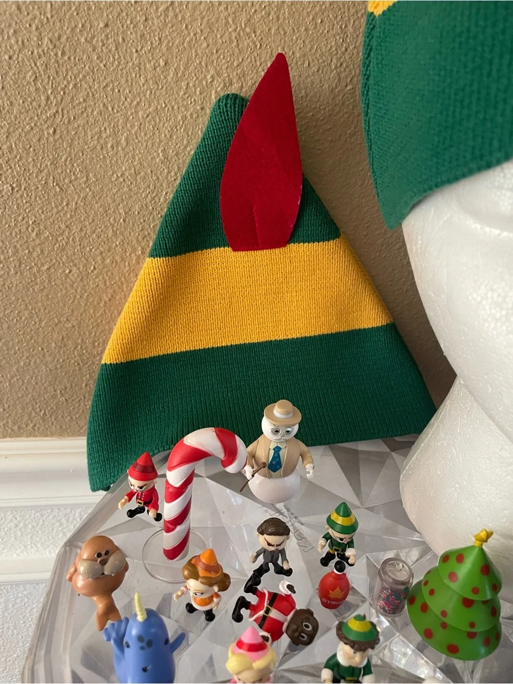 Hanna Andersson 2 Elf Movie Knit Hats (L/XL-S/M)& Elf Advent Calendar Figures